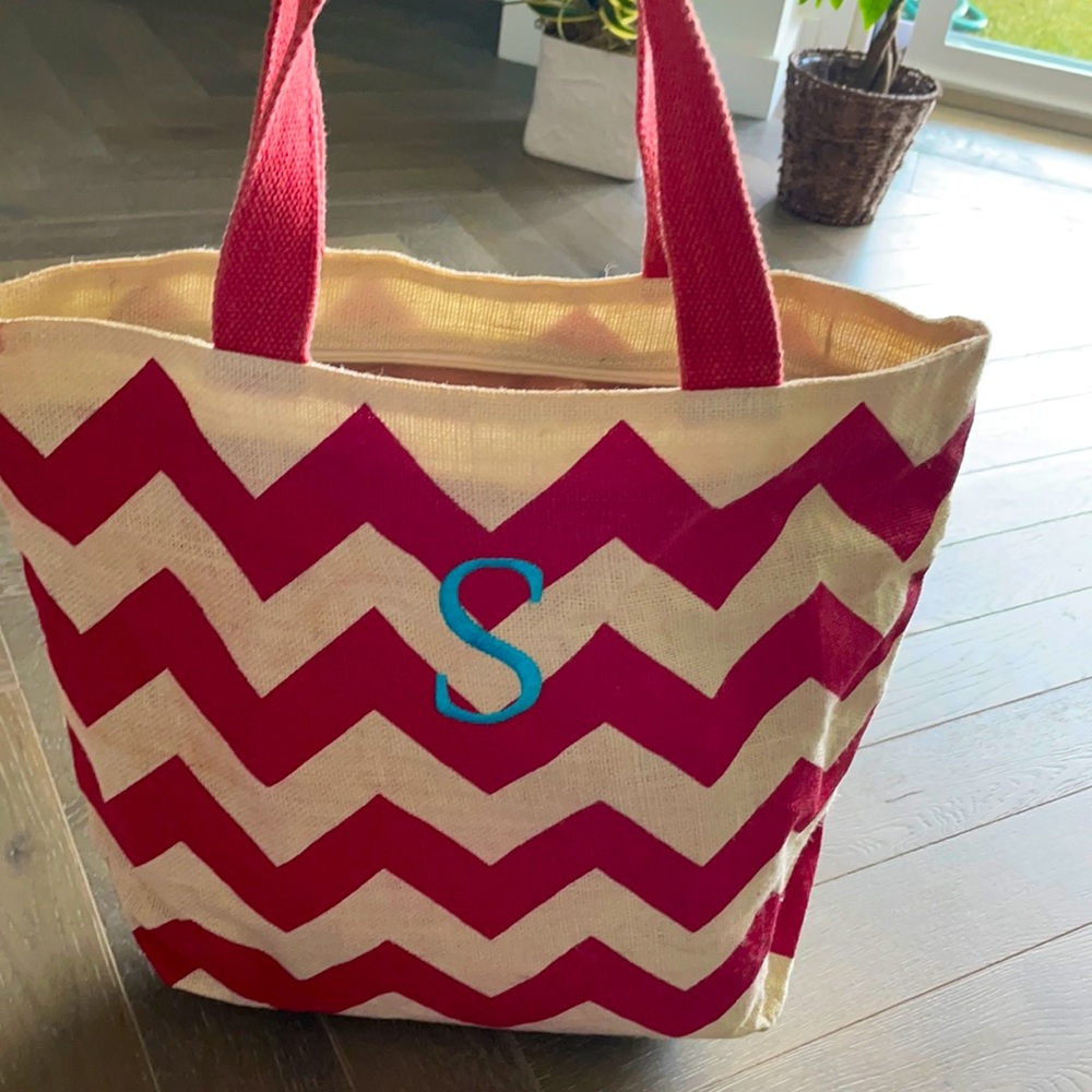 Canvas bag with letter S. Perfect tote bag for everyday or beach